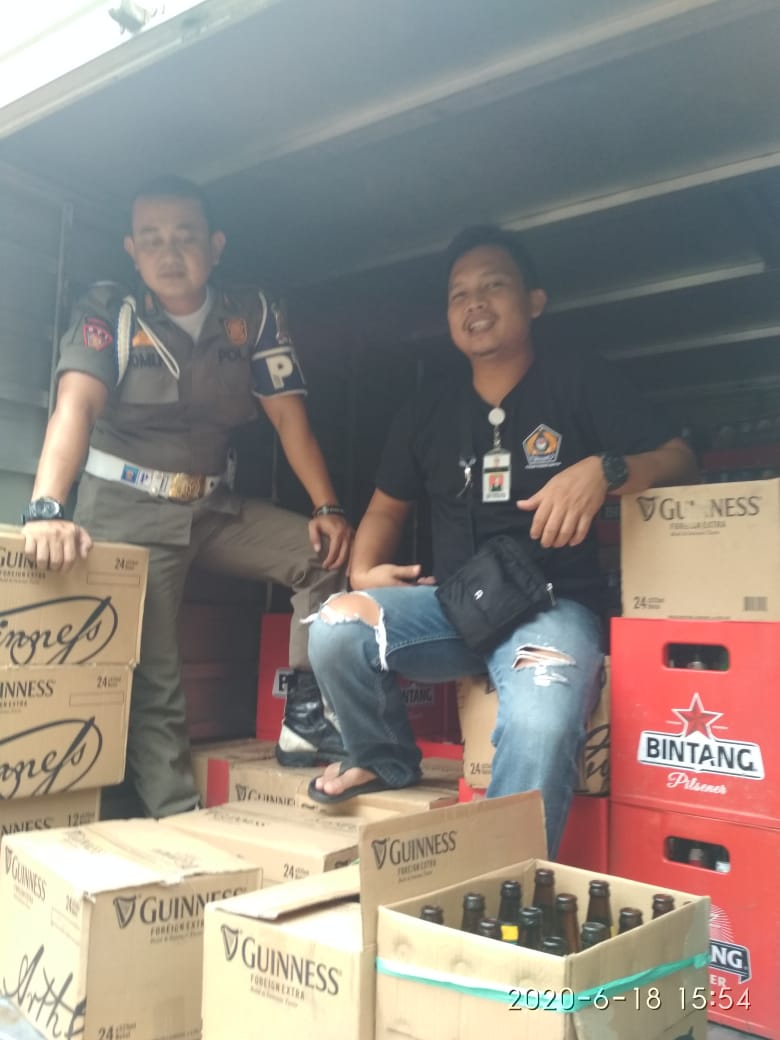 OTT Satpol PP Kota Serang, Ratusan miras berhasil disita