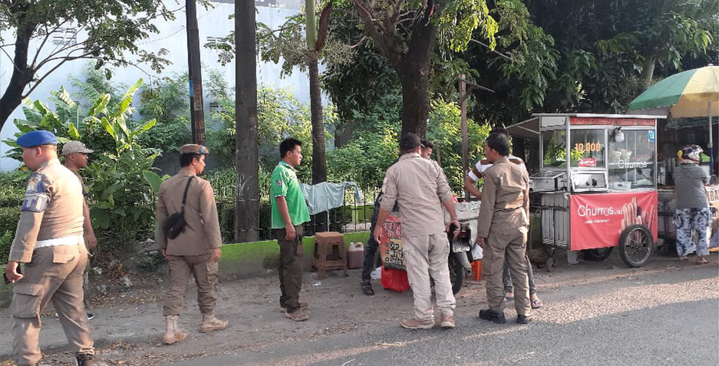 Patroli Sore Stadion Maulana Yusuf