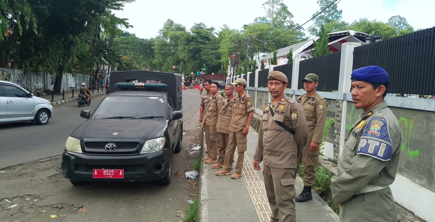Satpol PP Patroli PKL Gedung Juang 45 Kota Serang