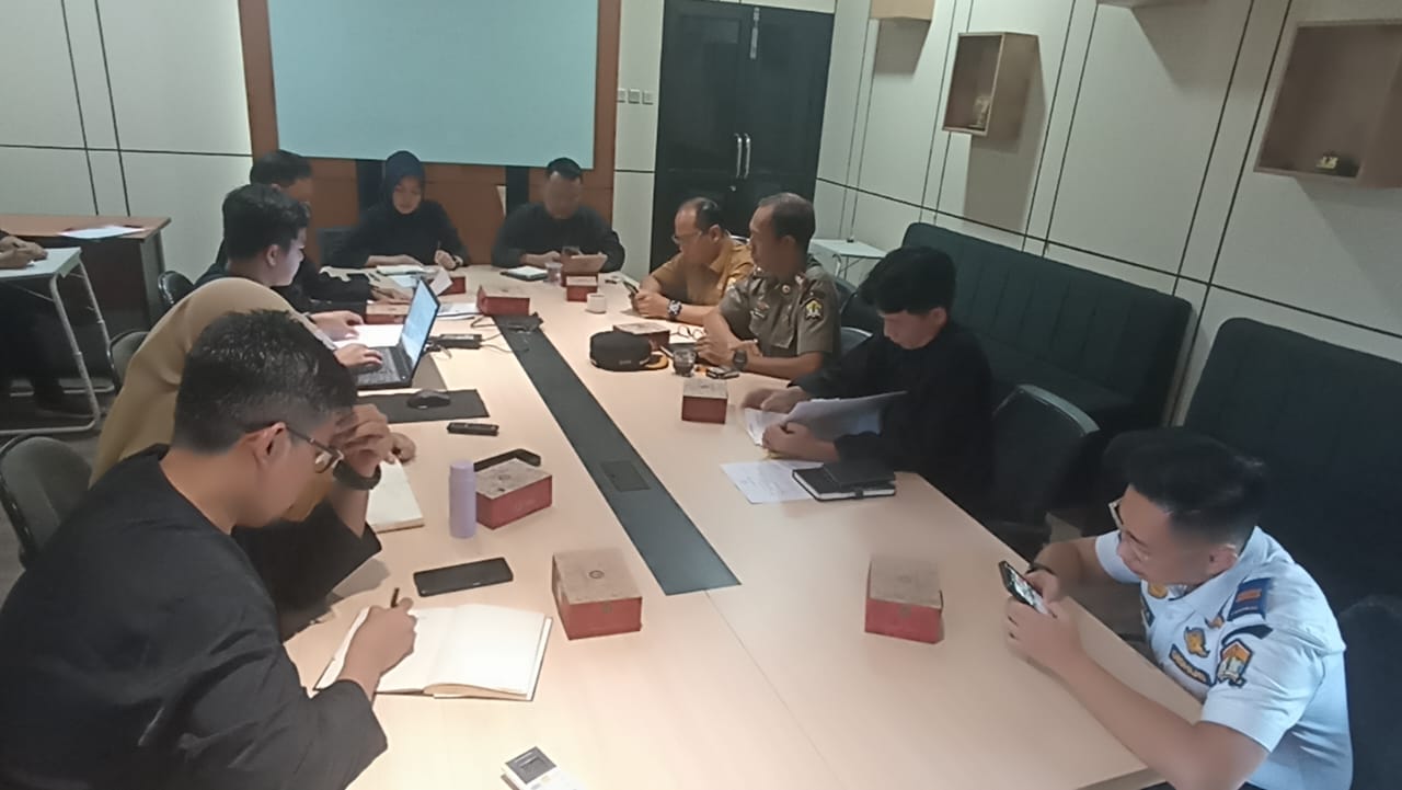 Satpol PP Kota Serang Hadiri Rapat di BPKAD Kota Serang