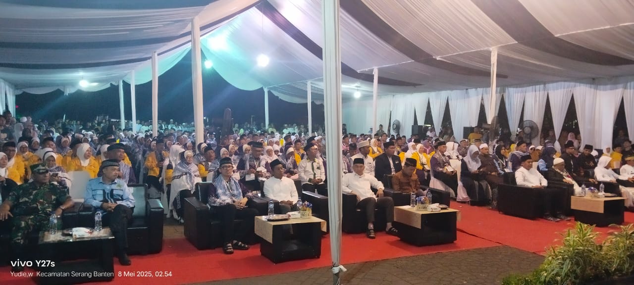 Satpol PP Kota Serang Turut Amankan Keberangkatan Kloter 23 Jamaah Haji Tahun 2025 Kota Serang