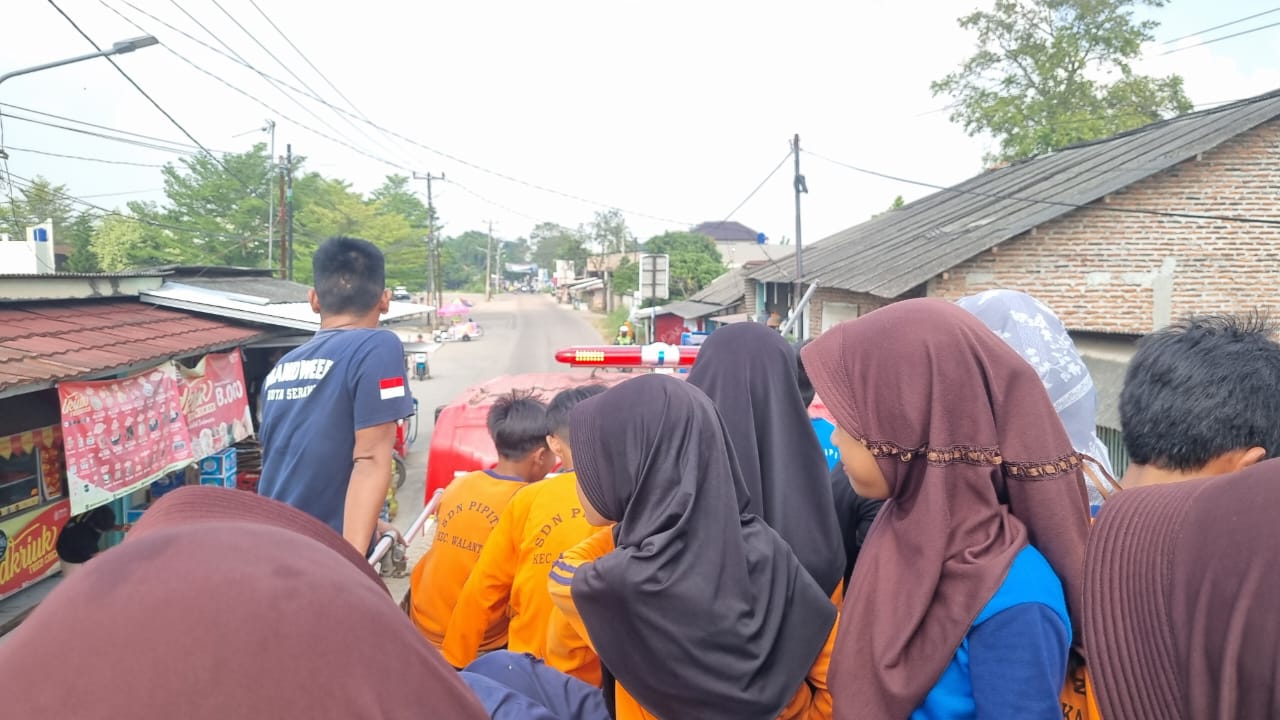 SDN Pipitan Banyak Belajar Pencegahan Dini Pemadaman Kebakaran di Mako Damkar Kota Serang