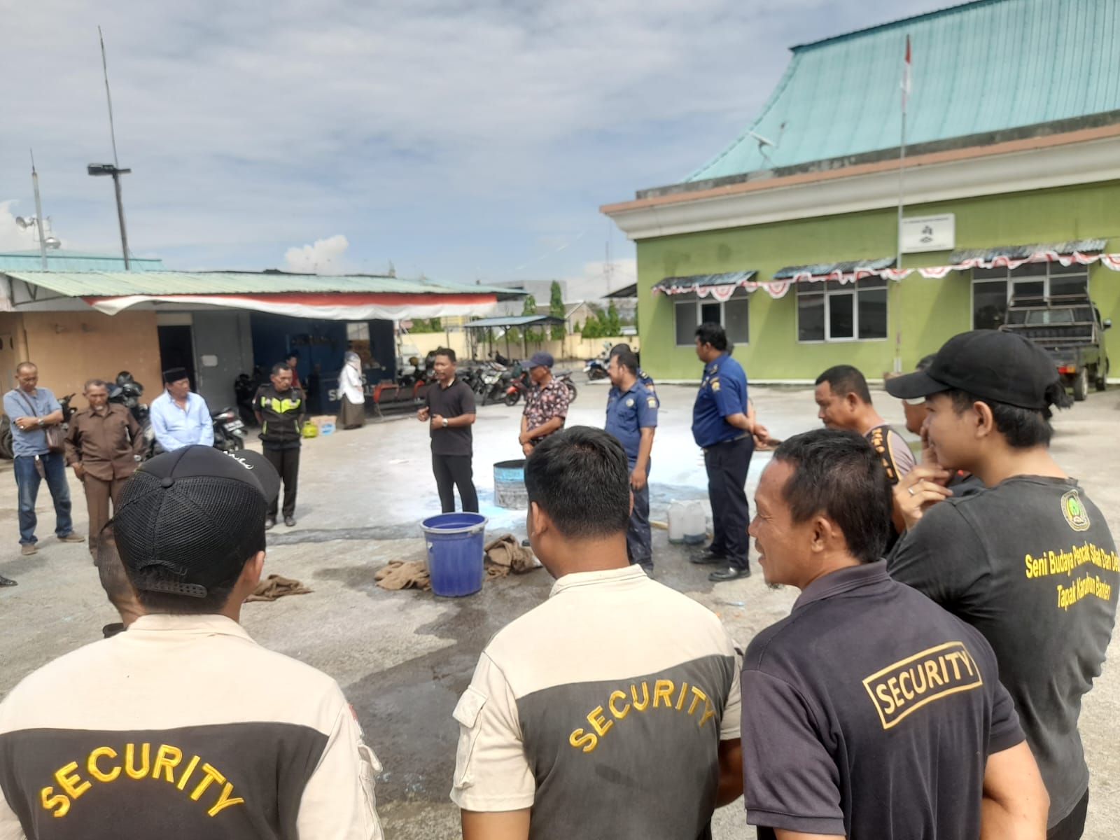 Damkar Kota Serang Gelar Sosialisasi Pencegahan Kebakaran di Pasar Induk Rau