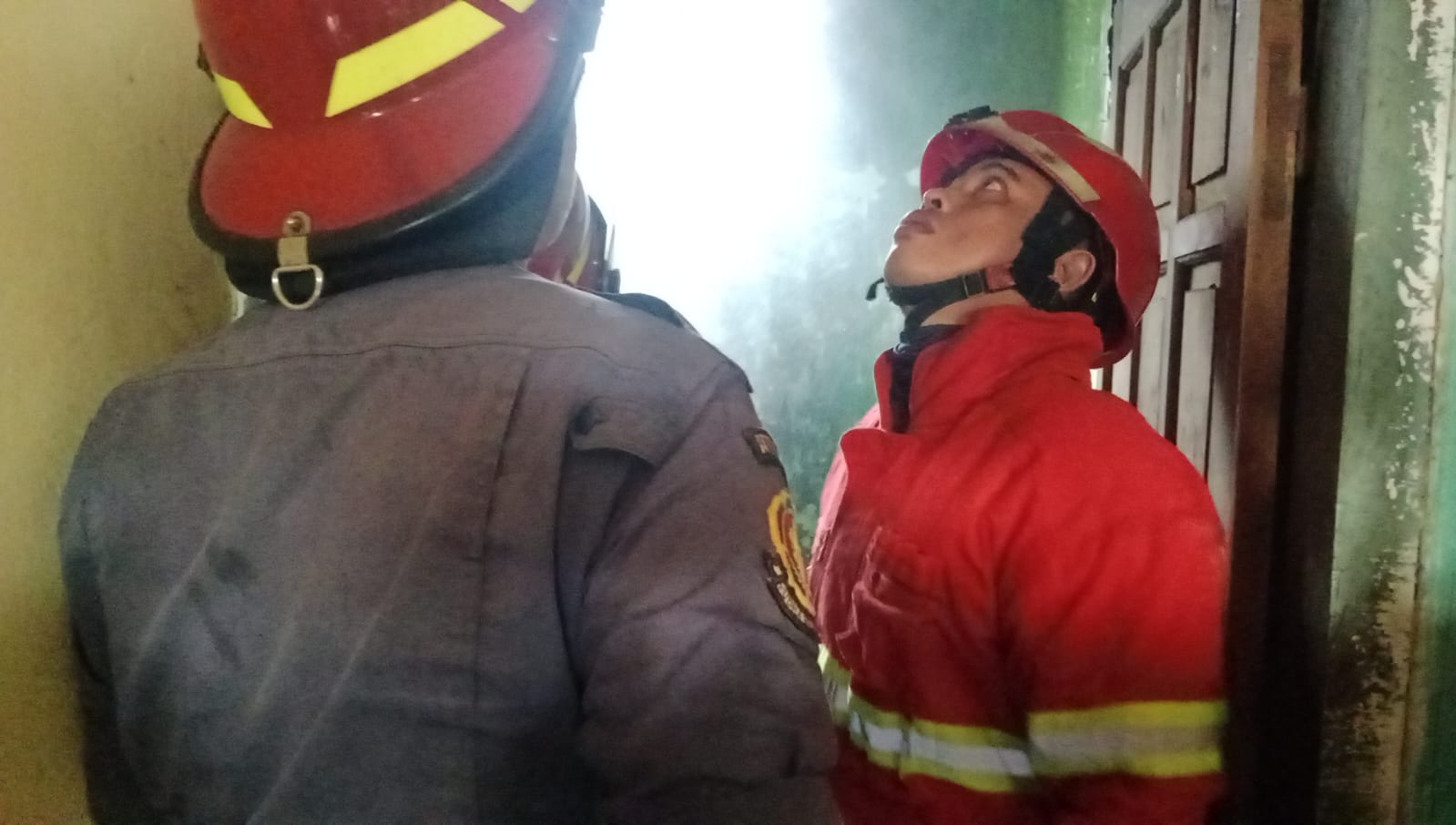 Kamar Seorang Warga di Cilaku Ludes Terbakar, Damkar Kota Serang Gerak Cepat Datangi Lokasi Kejadian